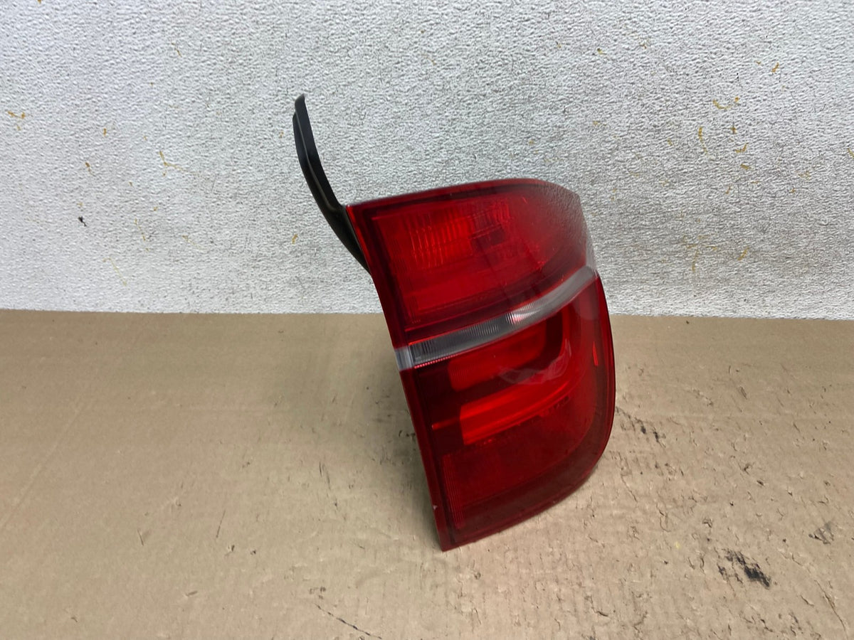 2011 2012 2013 Bmw X5 E70 Right Passenger Side Rh Tail Light AI2457 LK2