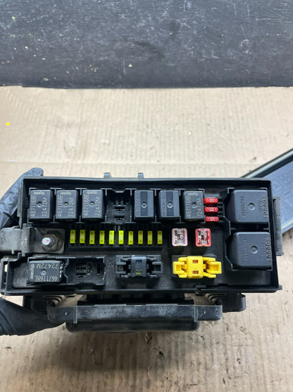 2005 Jeep Grand Cherokee Fuse Box BCM Body Control Module Oem r3905 DG6