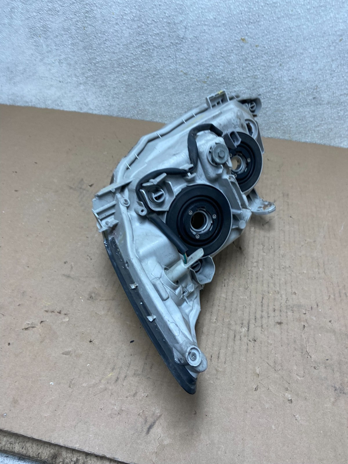 2005 to 2006 Toyota Camry Right Passenger RH Halogen Headlight Oem AB6017 DW10