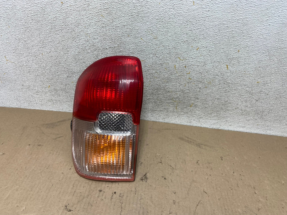 2001 2002 2003 Toyota Rav4 Left Driver LH Side Tail Light AH6950 LK2