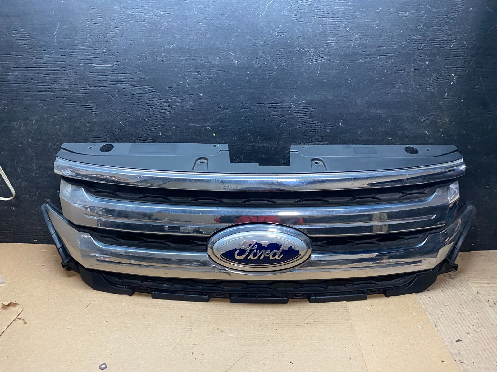 2011 2012 2013 Ford Edge Front Upper Chrome Grille Grill Oem v6959 DG0