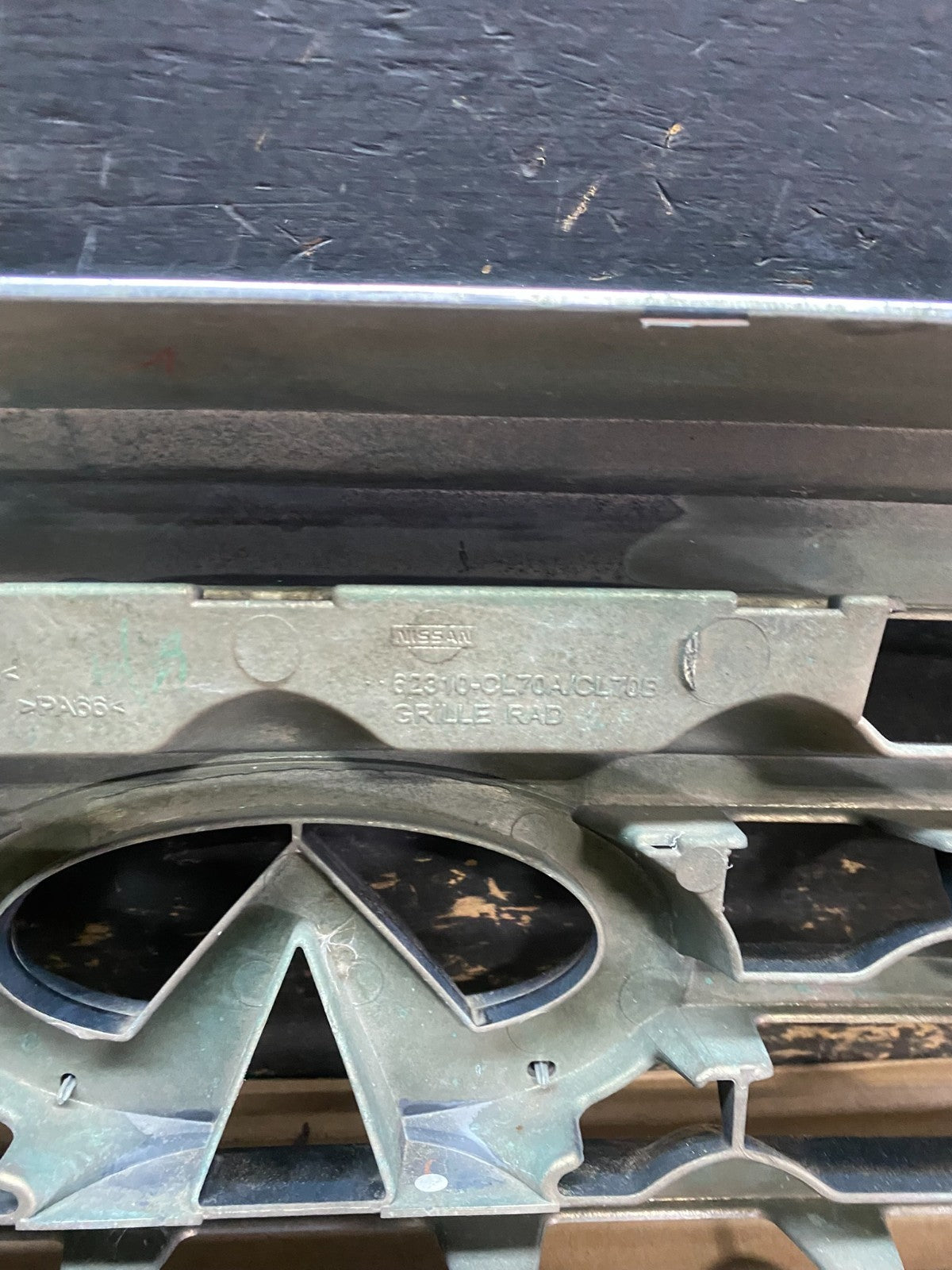 2006 2007 2008 Infiniti Fx35 Front Upper Grill Grille W/ Emblem OEM V2878 DG10