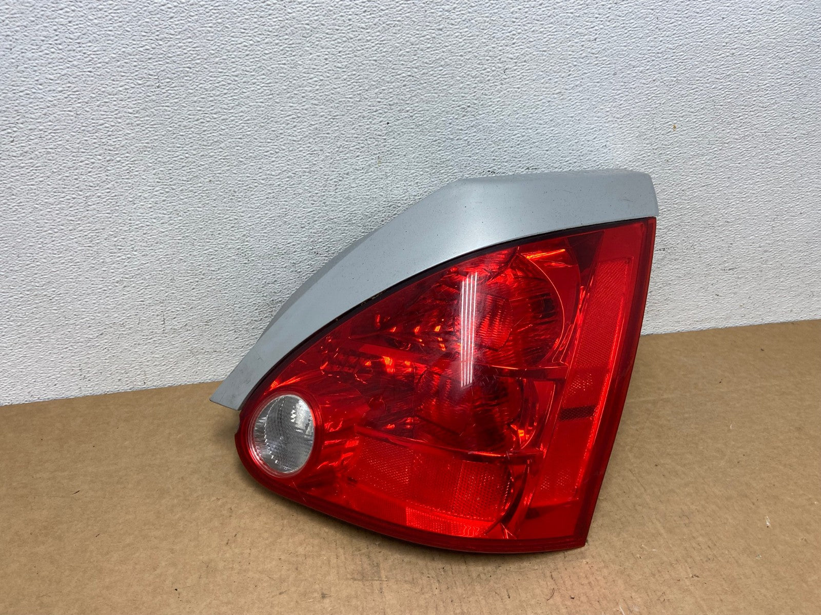 2004 2005 2006 2007 2008 Nissan Maxima Right Passenger Tail Light AD5493 LK0