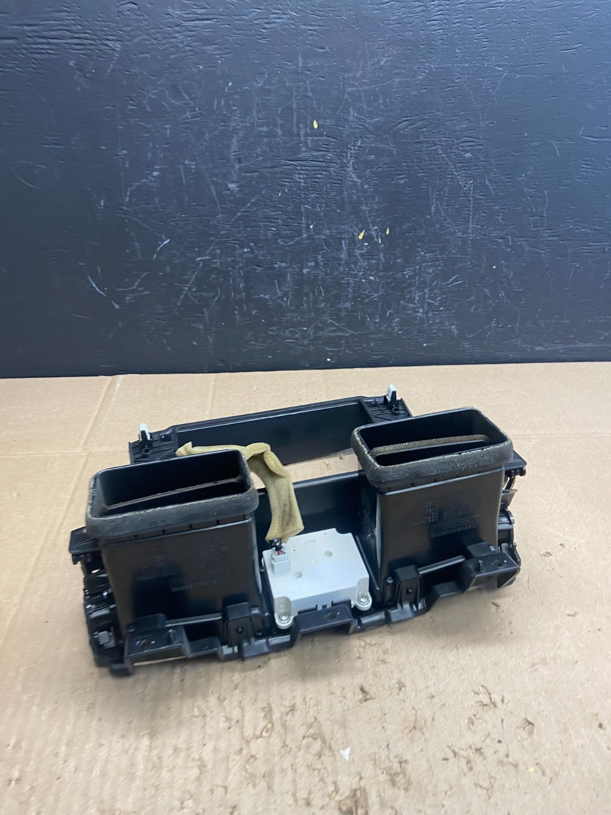 2011 2012 2013  Infiniti M37 Center Dash Radio Bezel W/ Vents Clock AB9694 DG4