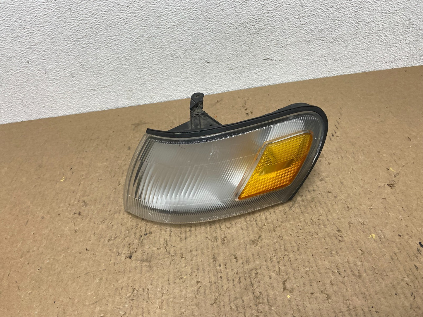 1993 to 1997 Toyota Corolla Left Driver LH Corner Marker Turn Signal AC1632 DW0
