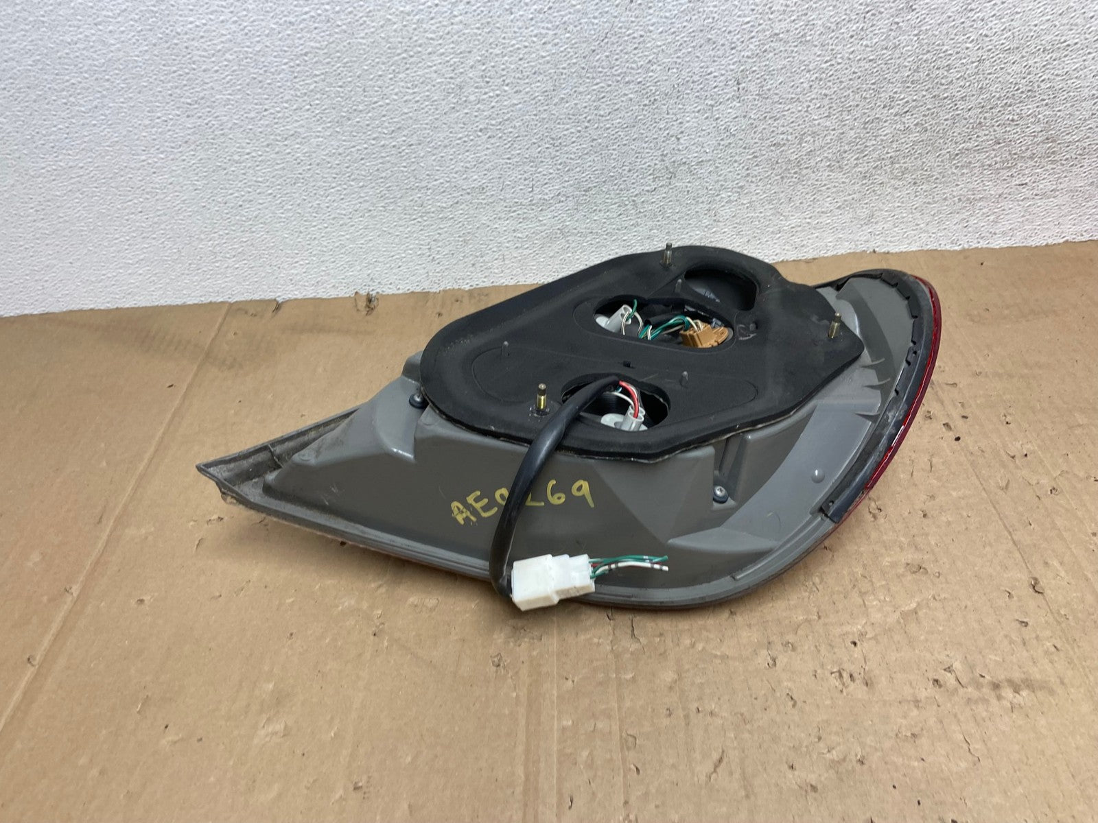 2005 to 2006 Toyota Camry Tail Light Left Driver Lh Side AE9269 LK4