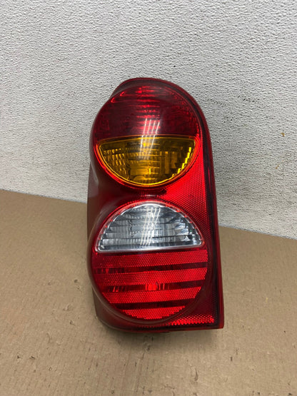 2002 2003 2004 Jeep Liberty Left Driver LH Side Tail Light AE9572 LK0