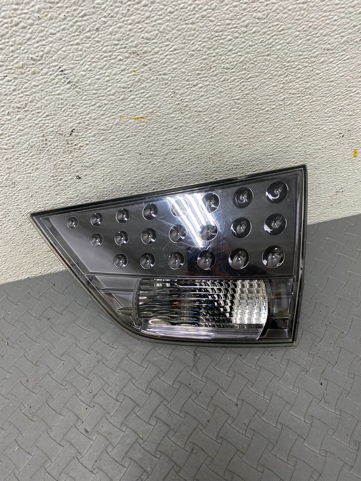 2007 to 2013 Mitsubishi Outlander Right Passenger Inner Tail Light Oem A5667 DG10