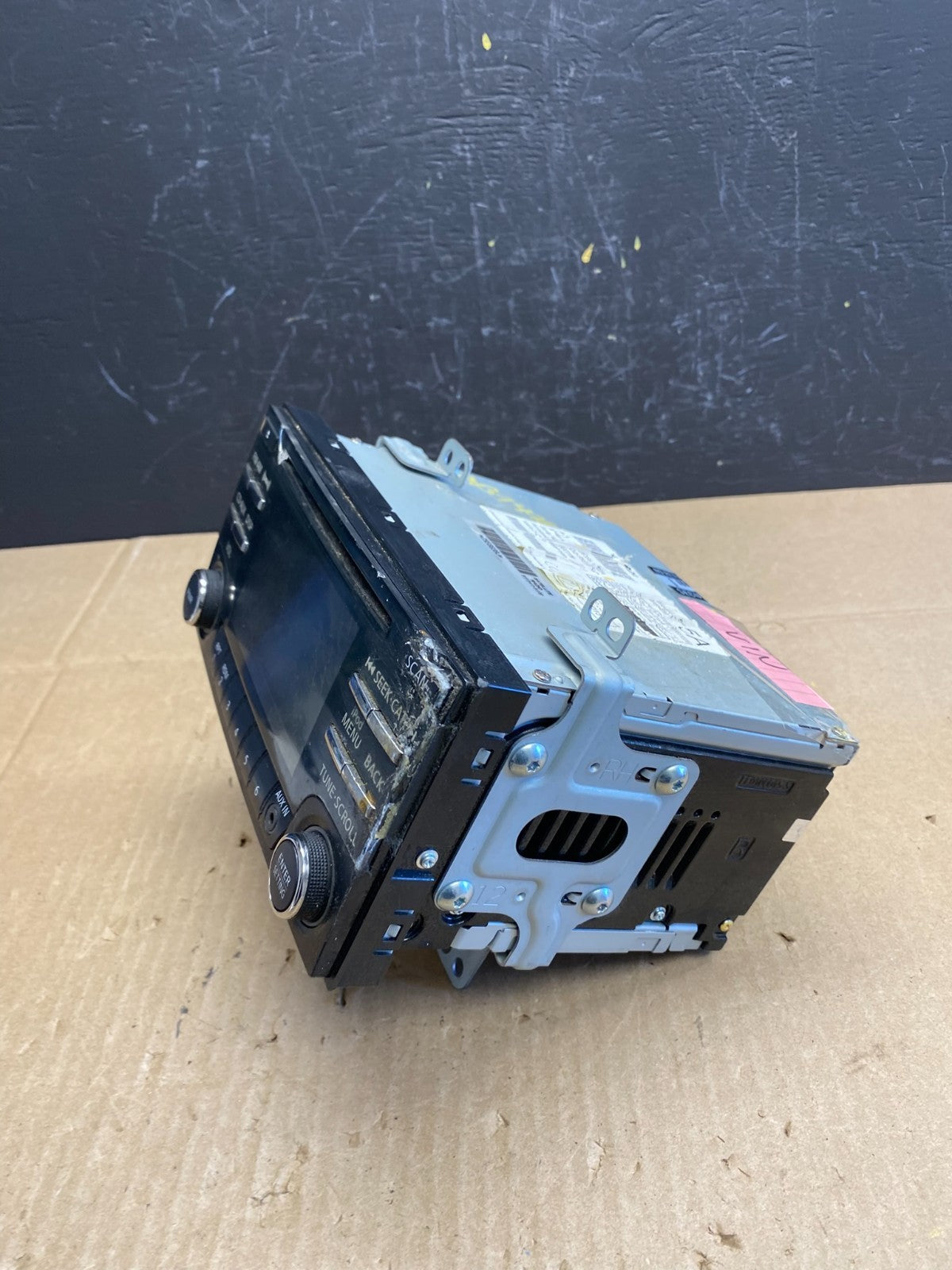 2012 to 2015 Nissan Rogue AM FM XM Radio CD Player Screen Receiver AB9498 DG4