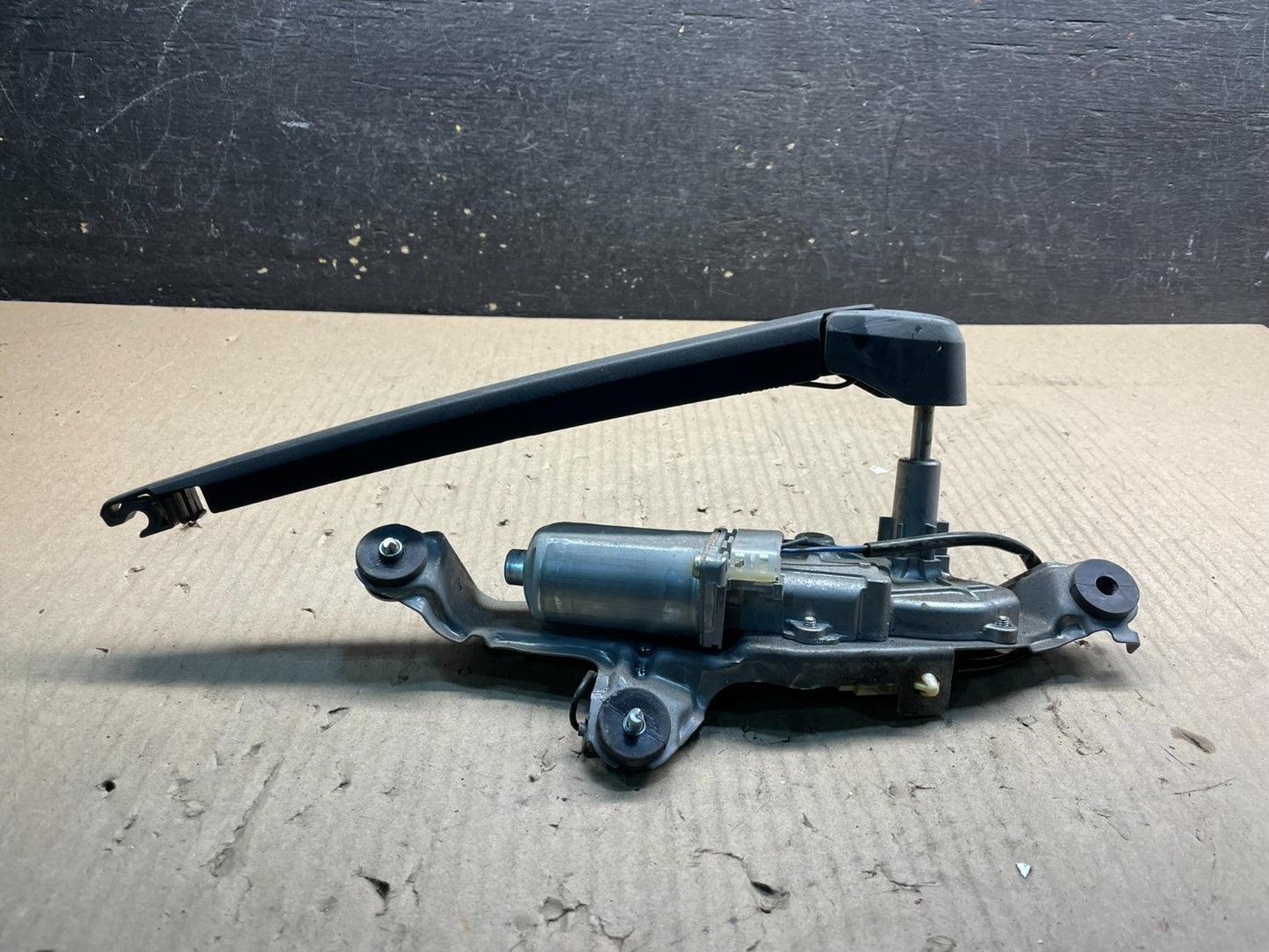 2007 to 2012 Mazda CX-7 CX7 Windshield Rear Wiper Motor x0533 DG5