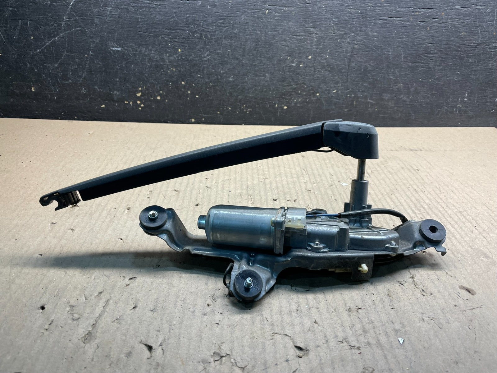2007 to 2012 Mazda CX-7 CX7 Windshield Rear Wiper Motor x0533 DG5