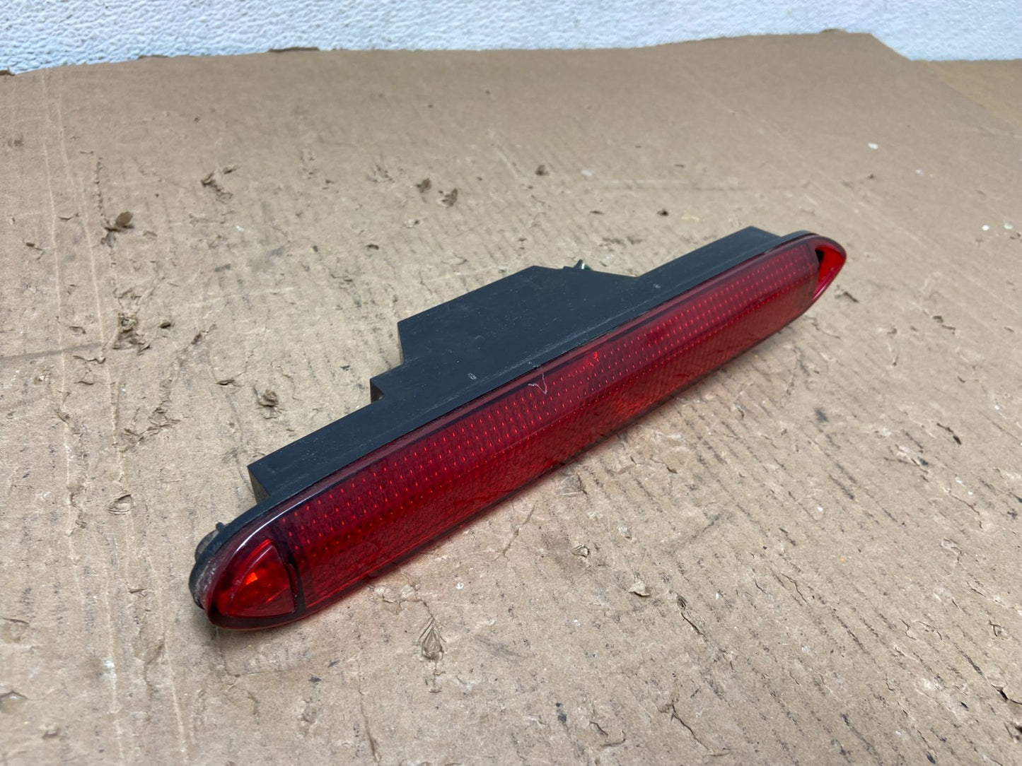 2003 to 2008 Honda Pilot High Mounted 3rd Third Stop Brake Light Lamp AD8261 DG2