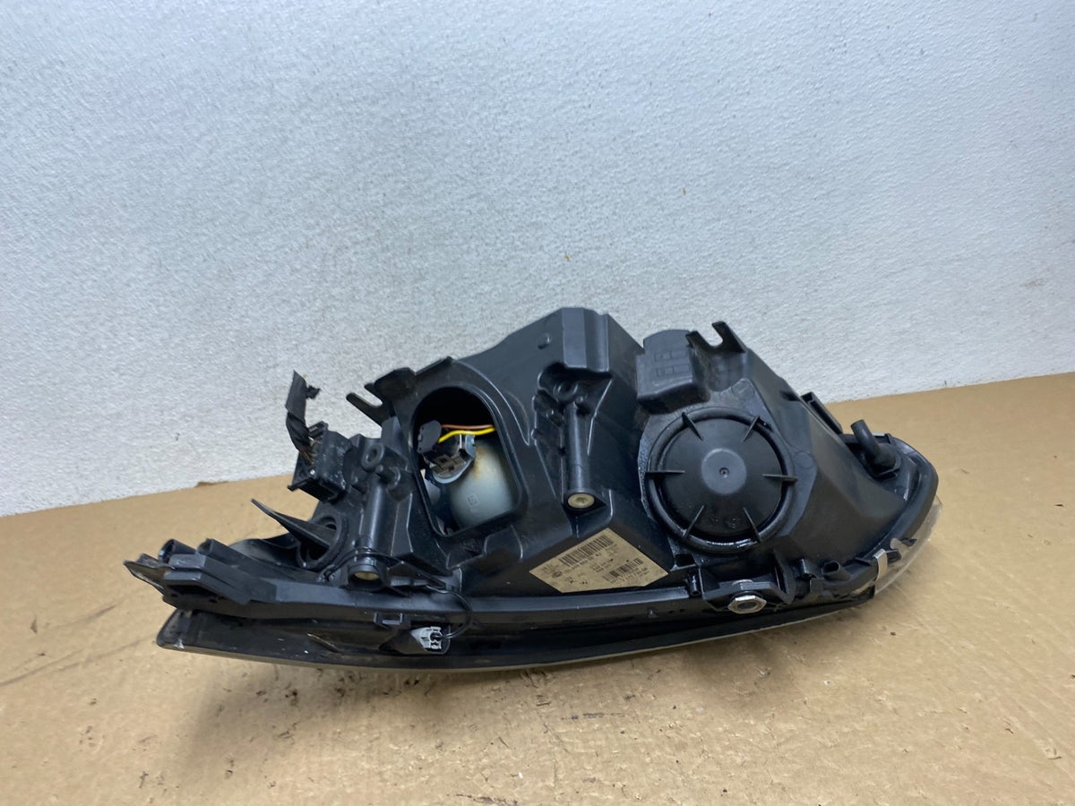 2008 to 2010 Bmw 5 Series 528i Halogen Right Headlight AG1319 DW6