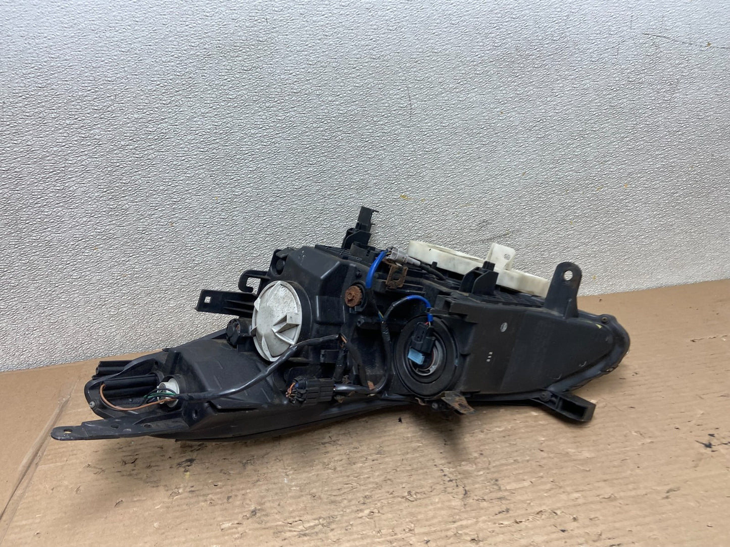 2008-2015 Infiniti EX35 EX37 QX50 Right Passenger Halogen Headlight AA9653 DW6