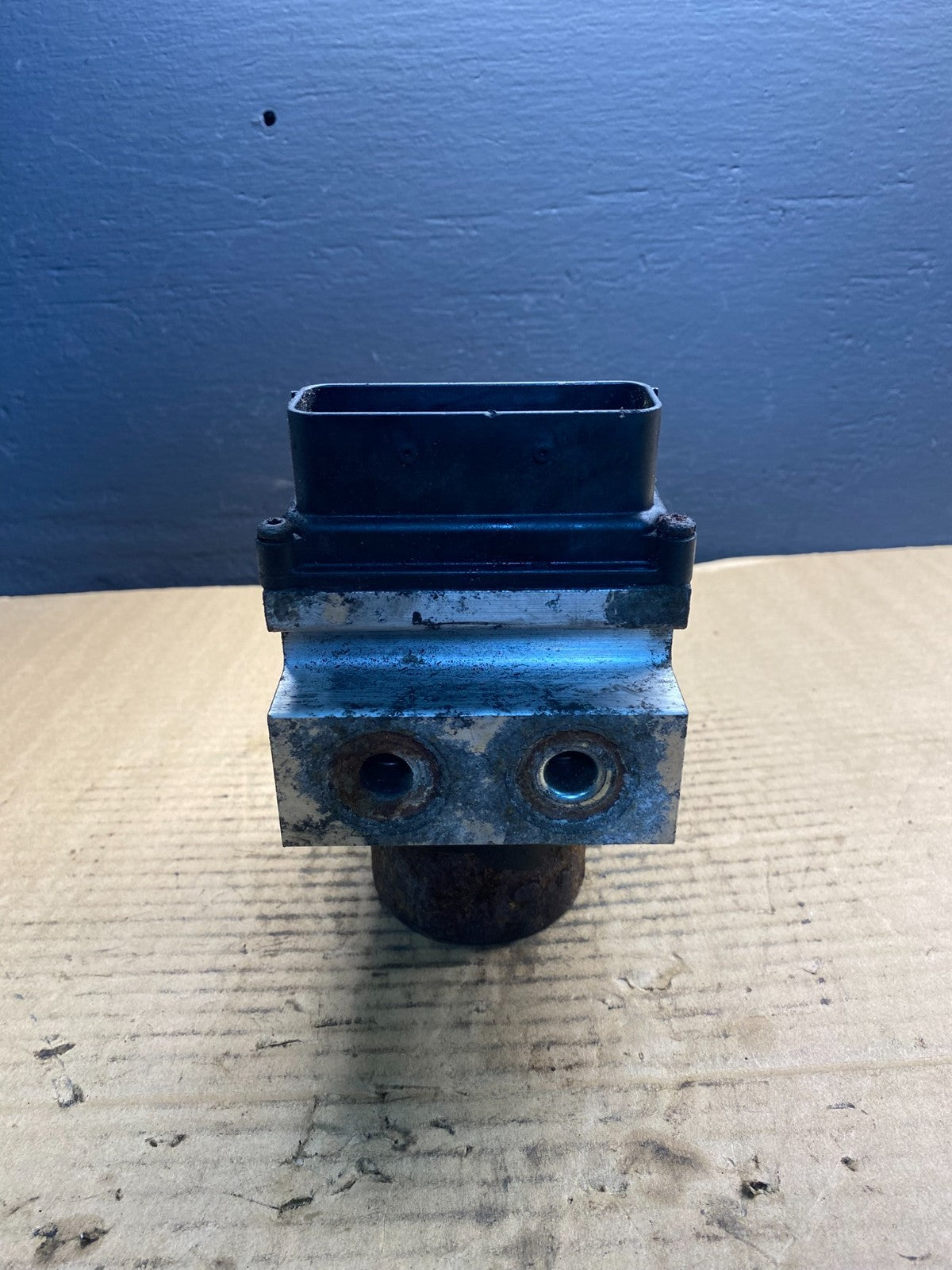 2011 - 2014 Ford E250 E350 Van  ABS Anti Lock Brake Pump Module Oem AB7148 DG3