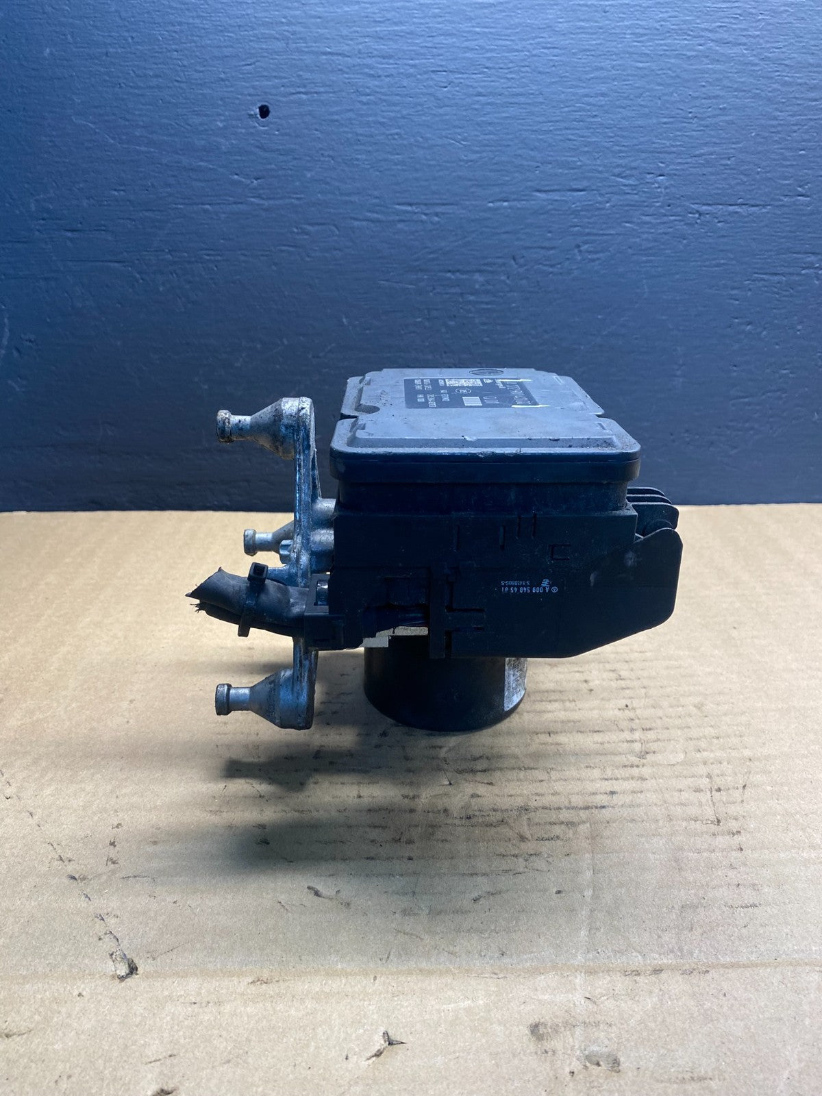 2012 to 2015 Mercedes W204 c250 ABS Anti Lock Brake Pump Module AB7376 DG2
