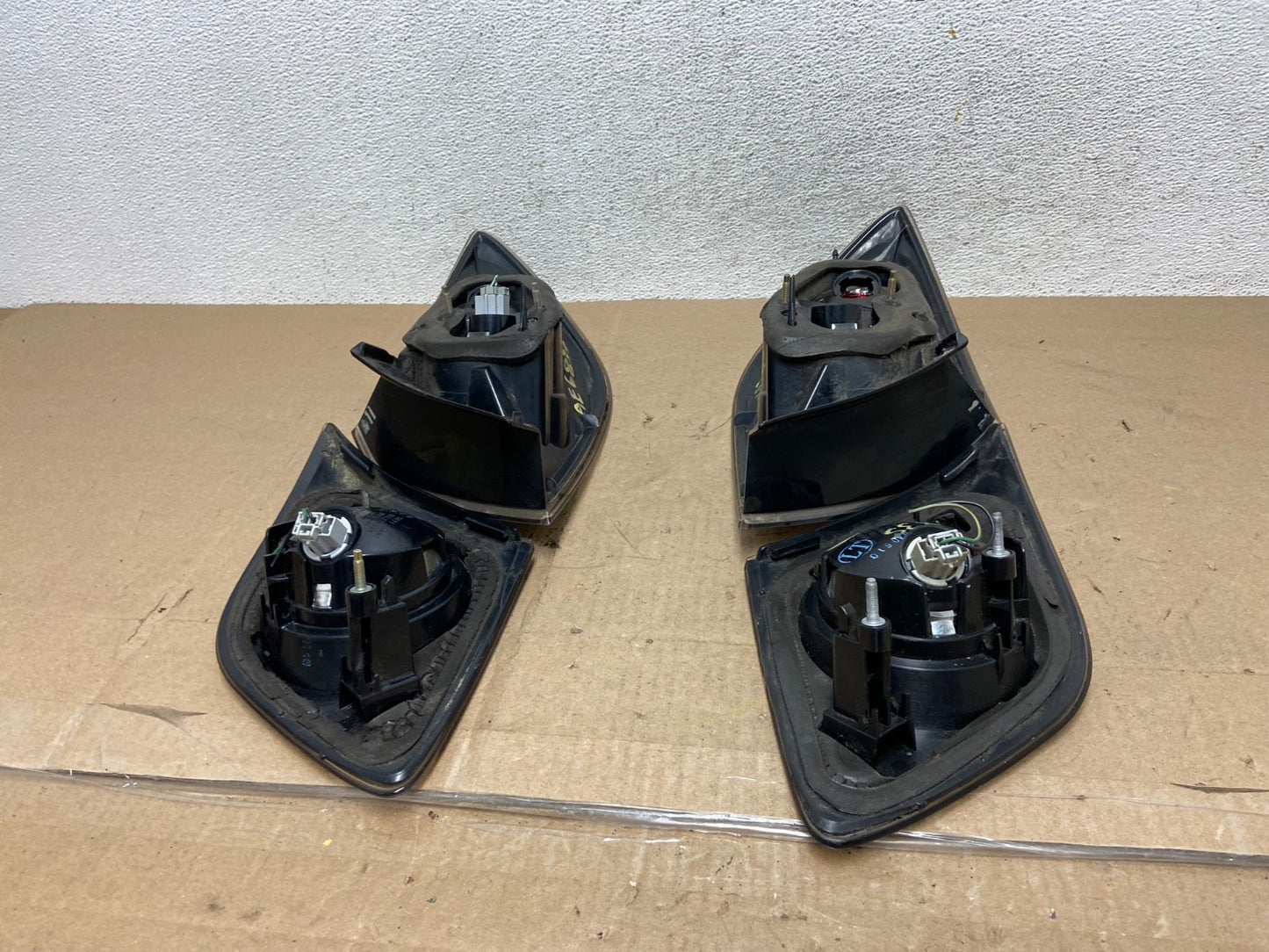 2004 2005 2006 Mazda 3 Hatchback Left+Right Side Tail Lights AE6835 DW8