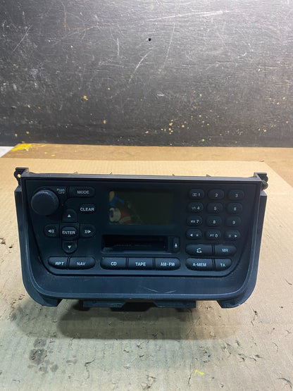 1998 to 2003 Jaguar XJ8 Vanden Plas Casette Radio AM/FM Tape Dash Z5368  DG0