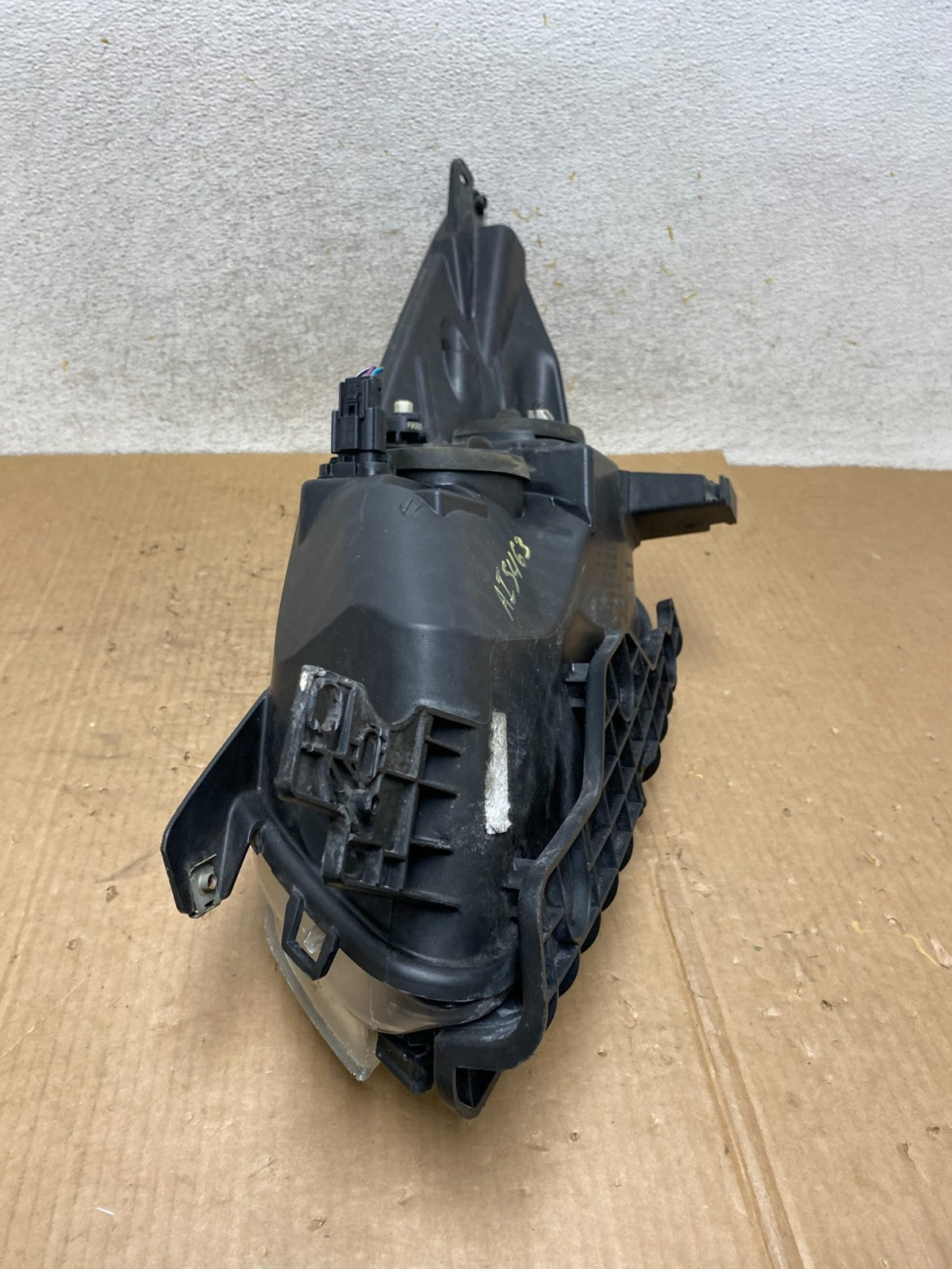 2013 - 2016 Ford Escape Headlight Right Passenger RH Side Halogen AI5463 DW9