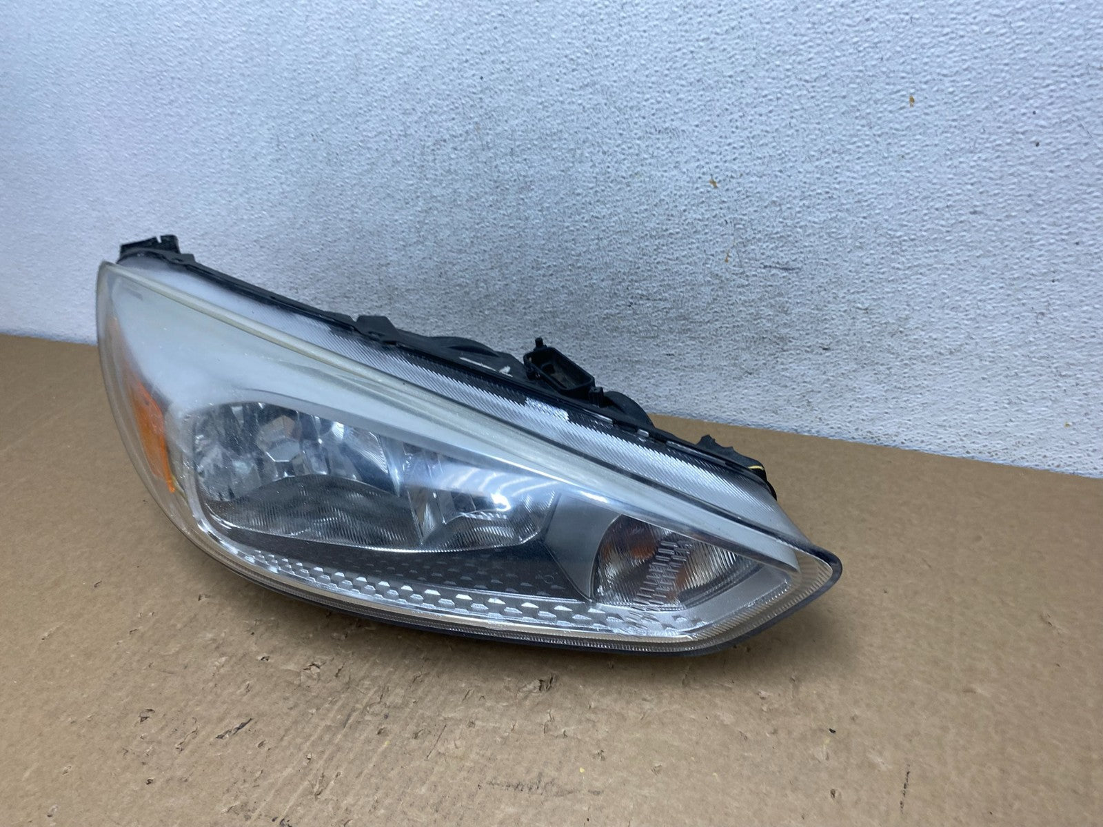 2015-2017 Ford Focus Right Passenger Rh Side Halogen Headlight AF7922 DW1