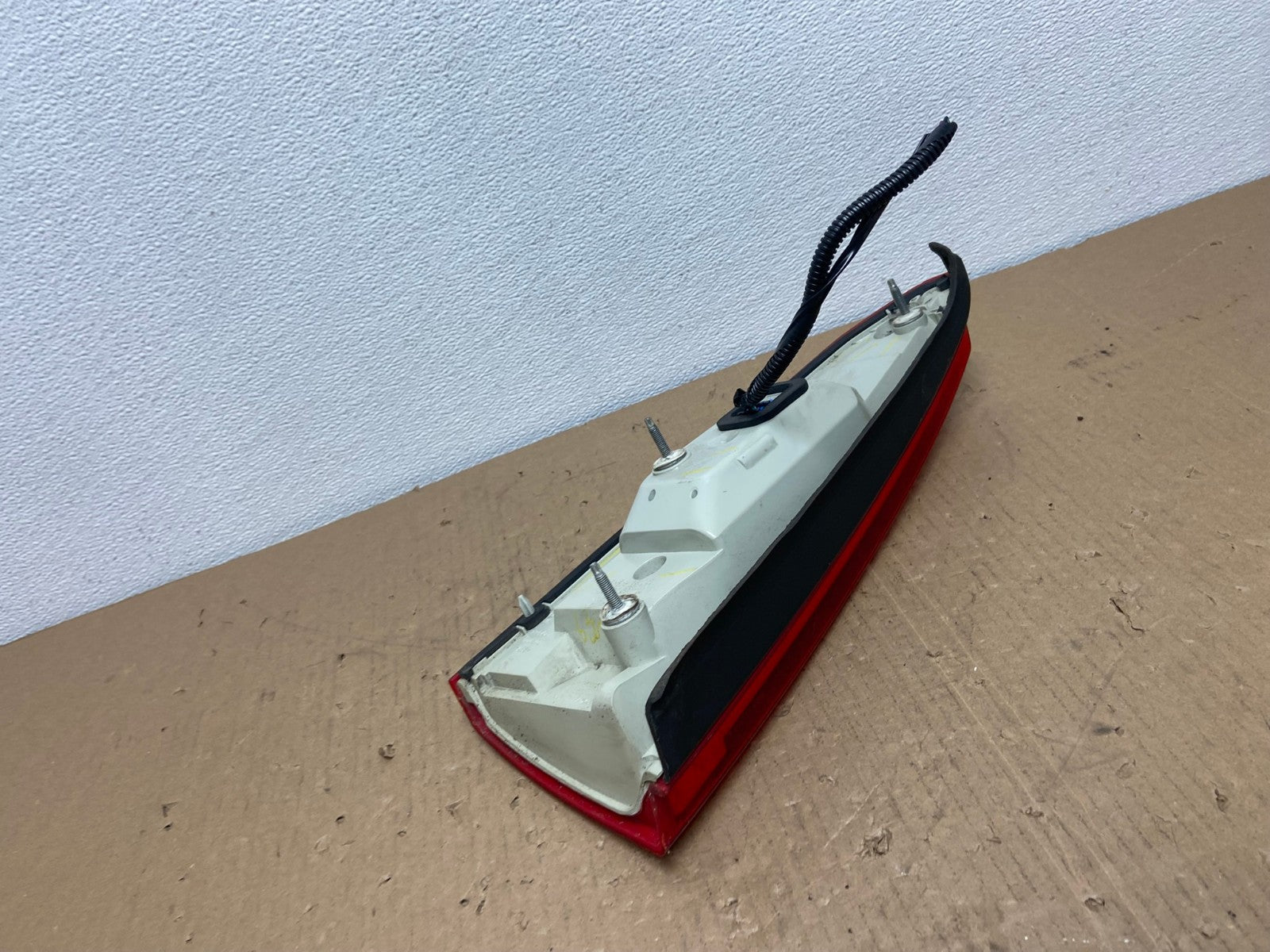 2006 to 2011 Cadillac DTS Right Passenger Rh Side LED Tail light Oem AB6636 LK5