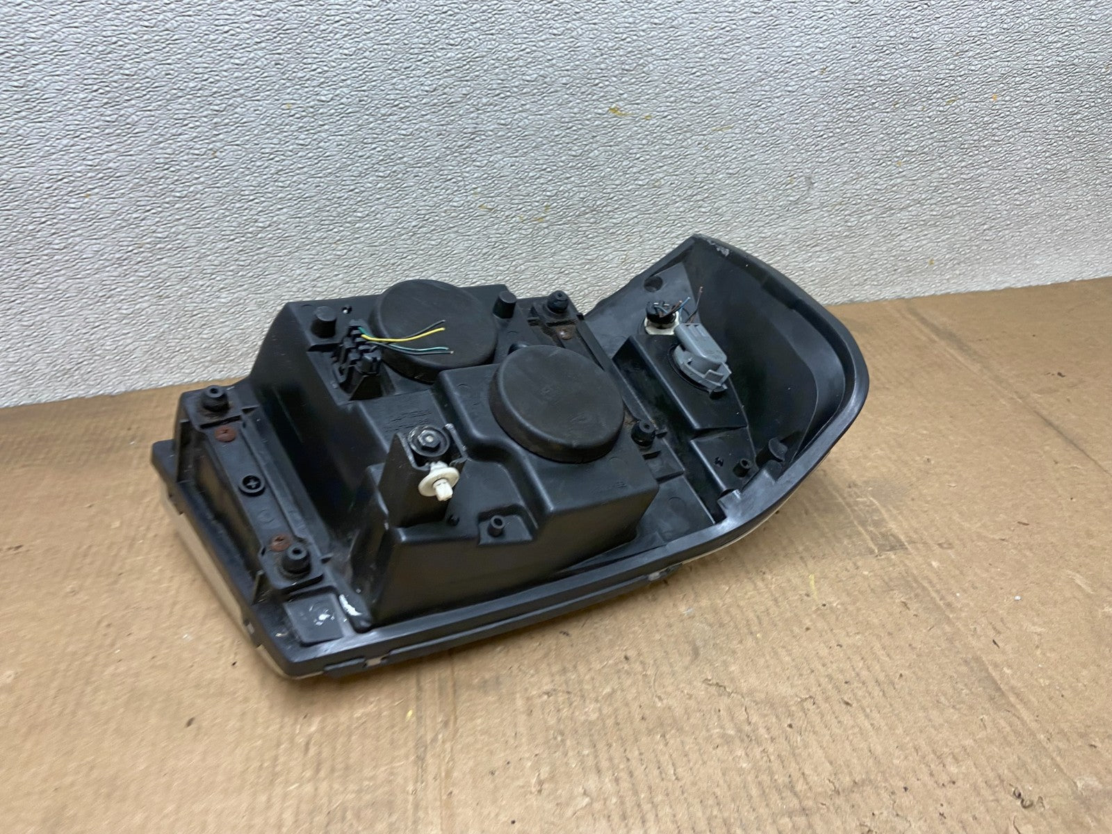 2002 to 2009 Gmc Envoy Left Driver Lh Side Headlight Halogen Oem AA6514 DW4