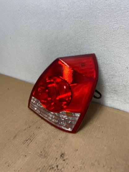 2004 2005 2006 Hyundai Elantra Sedan Right Passenger Tail Light AG2151 LK1