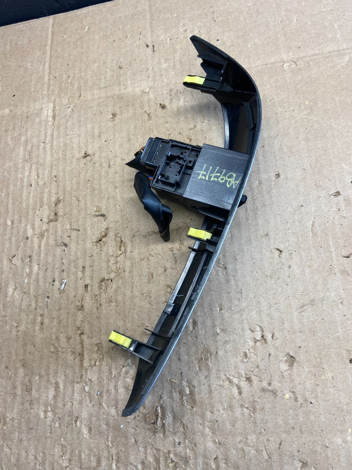 2004 to 2010 Toyota Sienna Right Side Radio Switches Bezel Trim ab9717 DG2