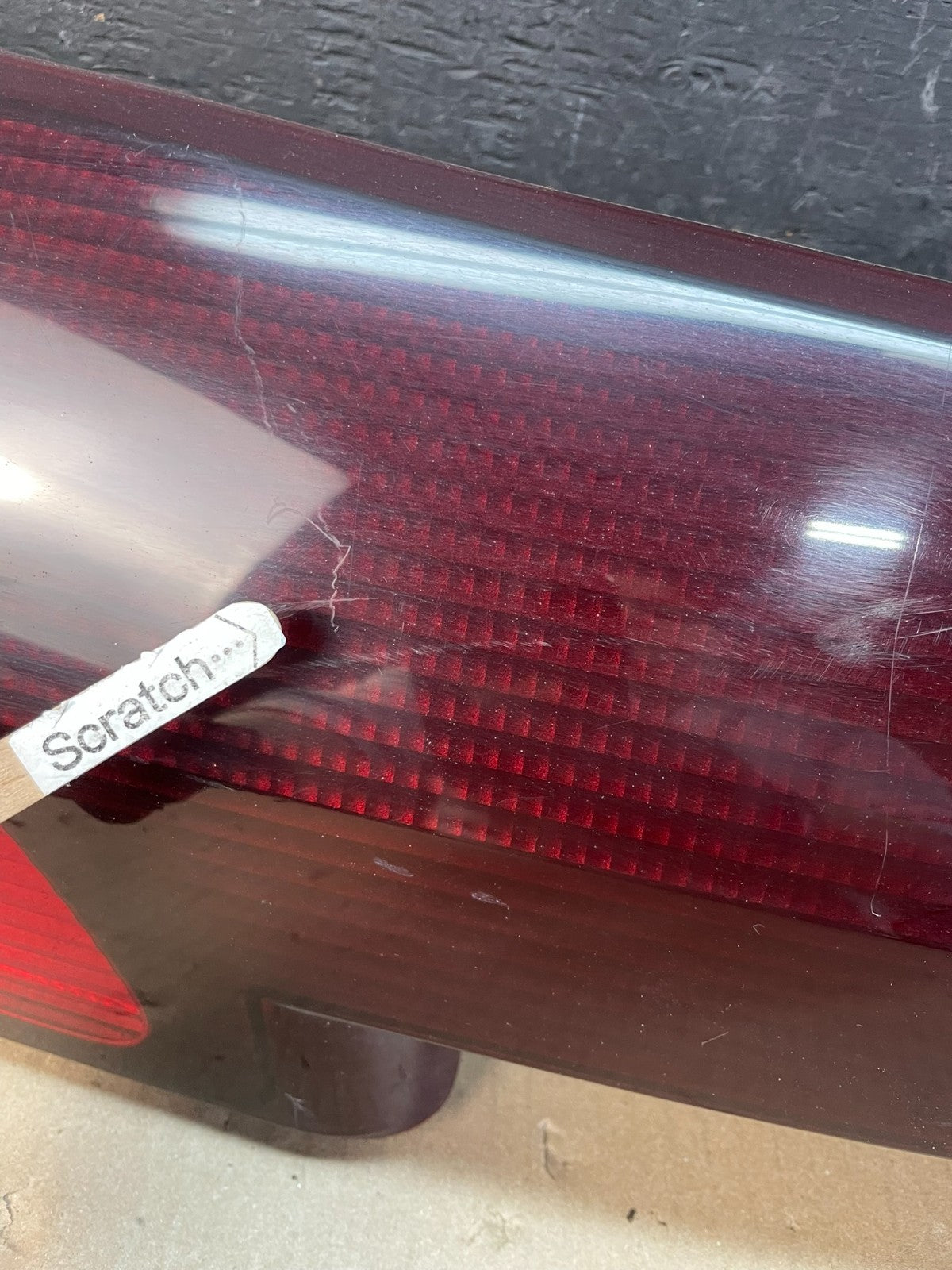 2002 - 2004 Subaru Outback Trunk Hatch Lid Tail Light Panel OEM Center AC1891 DG4