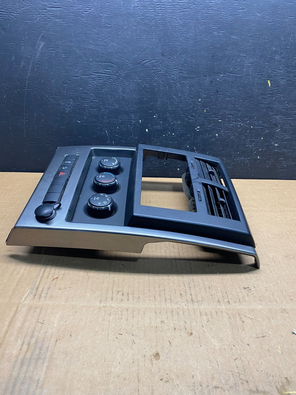 2008 to 2012 Jeep Liberty Dash Climate Temperature Control Radio Bezel N2850 DG4