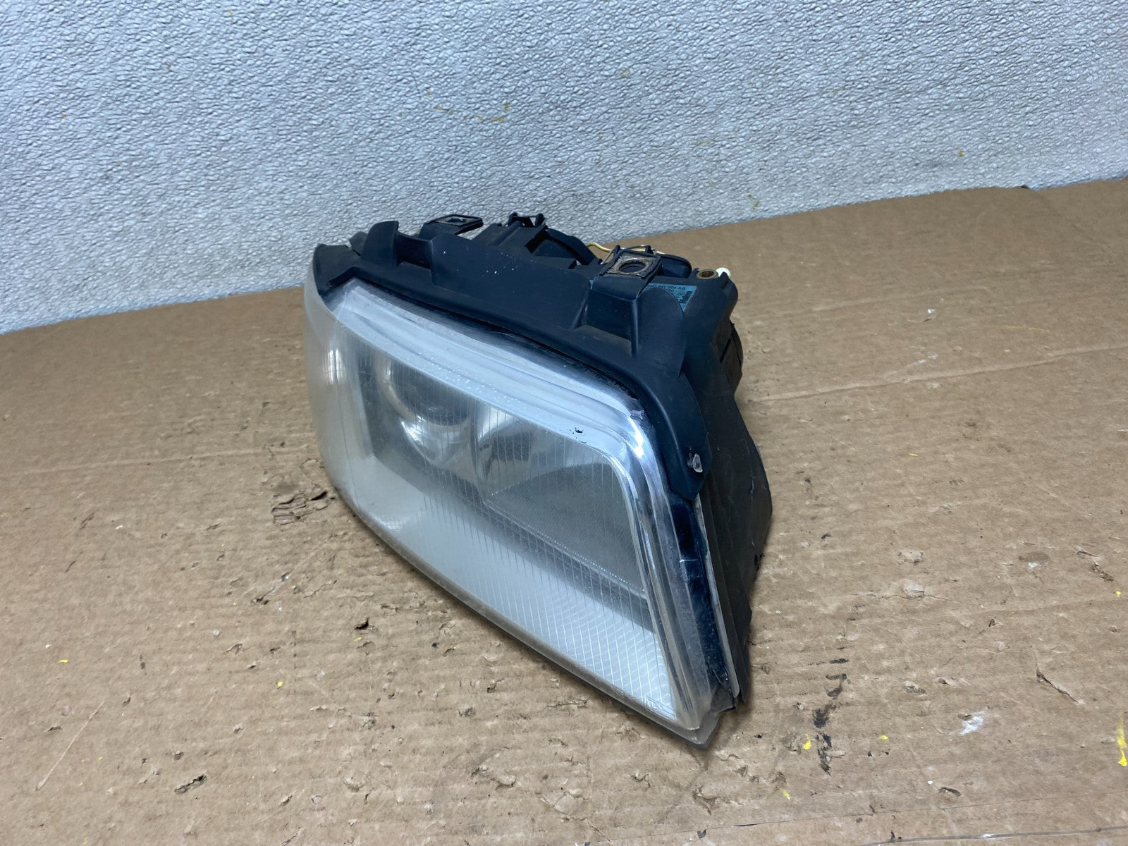 1999 to 2002 Audi A4 Passenger Right Side Headlight Z3028 PS1