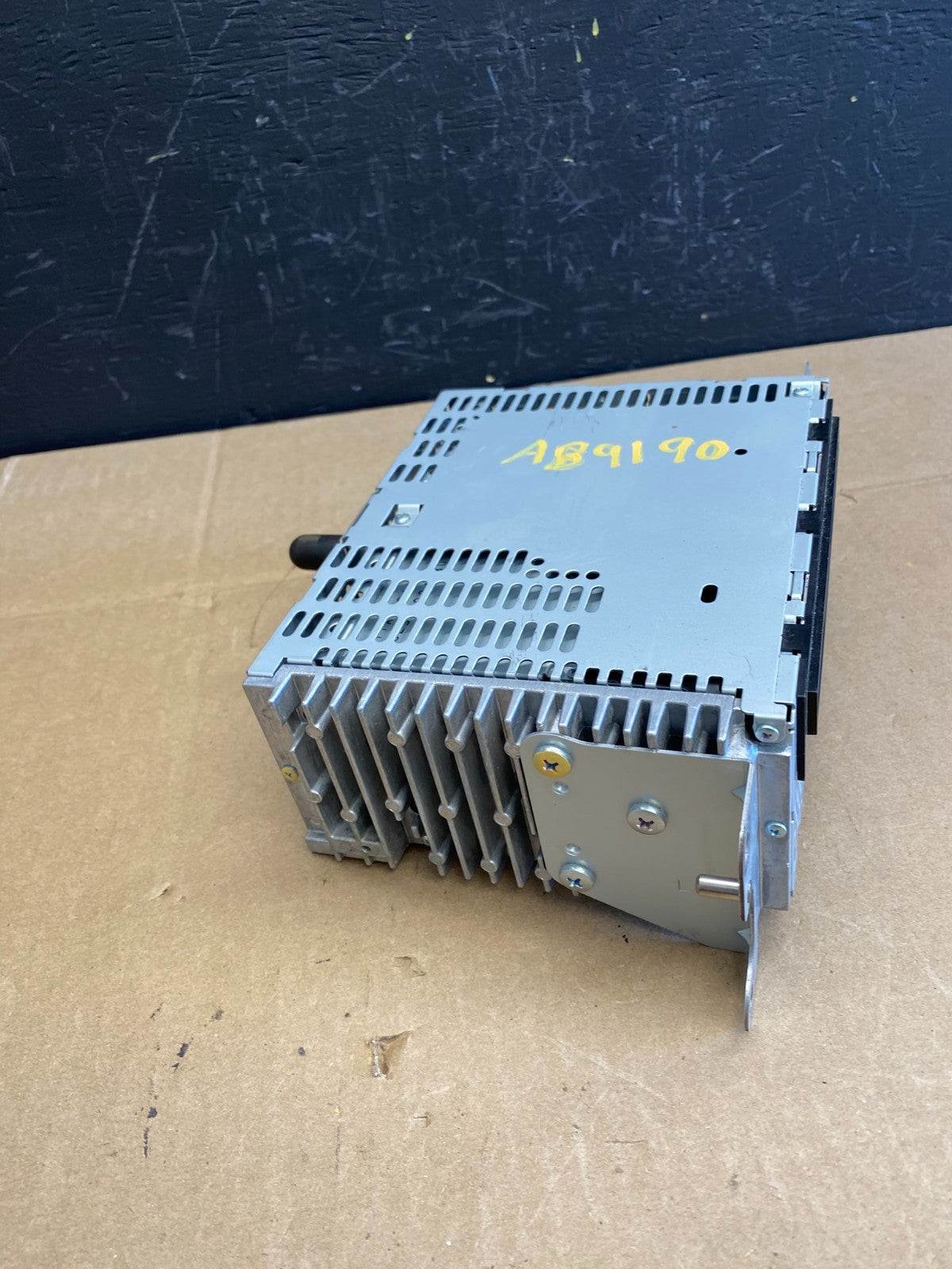 2012 to 2014 Ford Edge AM/FM Radio Reciever OEM AB9190 DG1