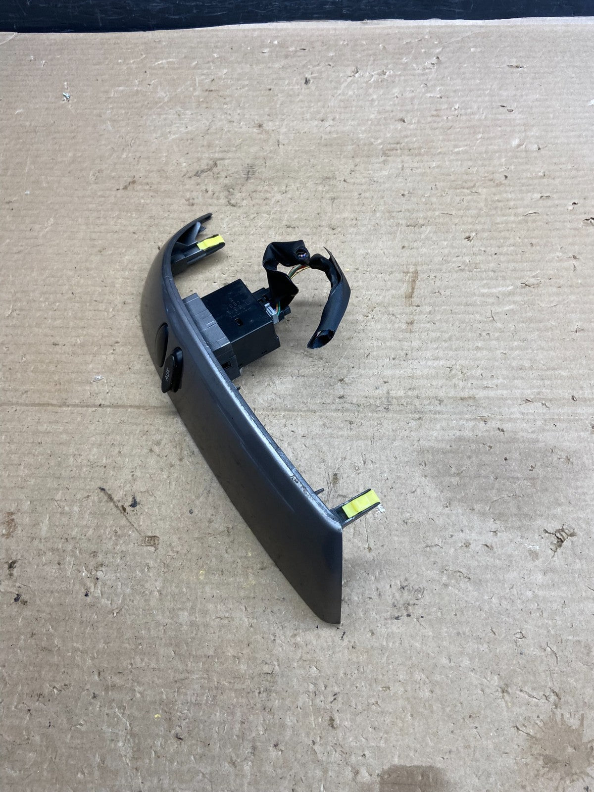 2004 to 2010 Toyota Sienna Right Side Radio Switches Bezel Trim AH3837 DG3