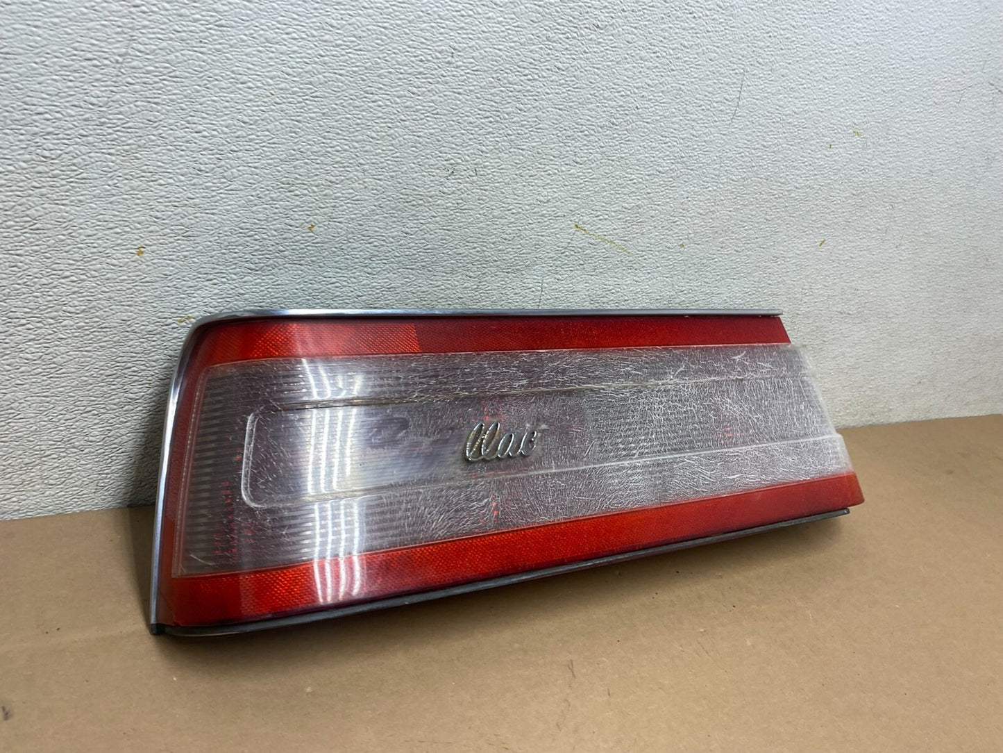 1990 - 1993 Cadillac Allante Left Driver LH Tail Light J9266 OEM DG2