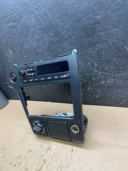 2003-2004 Nissan Pathfinder Radio A/C Heat Temperature Climate Control t6448 DG4