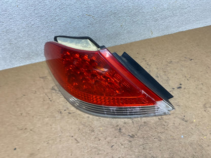2002 to 2005 BMW 7-Series 745i 760i Left Driver LH Side Tail Light T0539 DW1