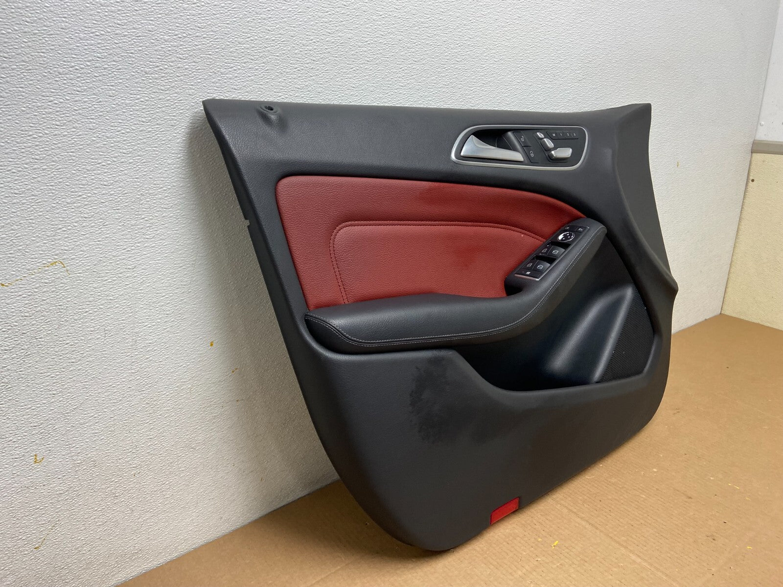 2011-2016 Mercedes B-Class Front Left Driver LH Side Panel Door OEM D60712