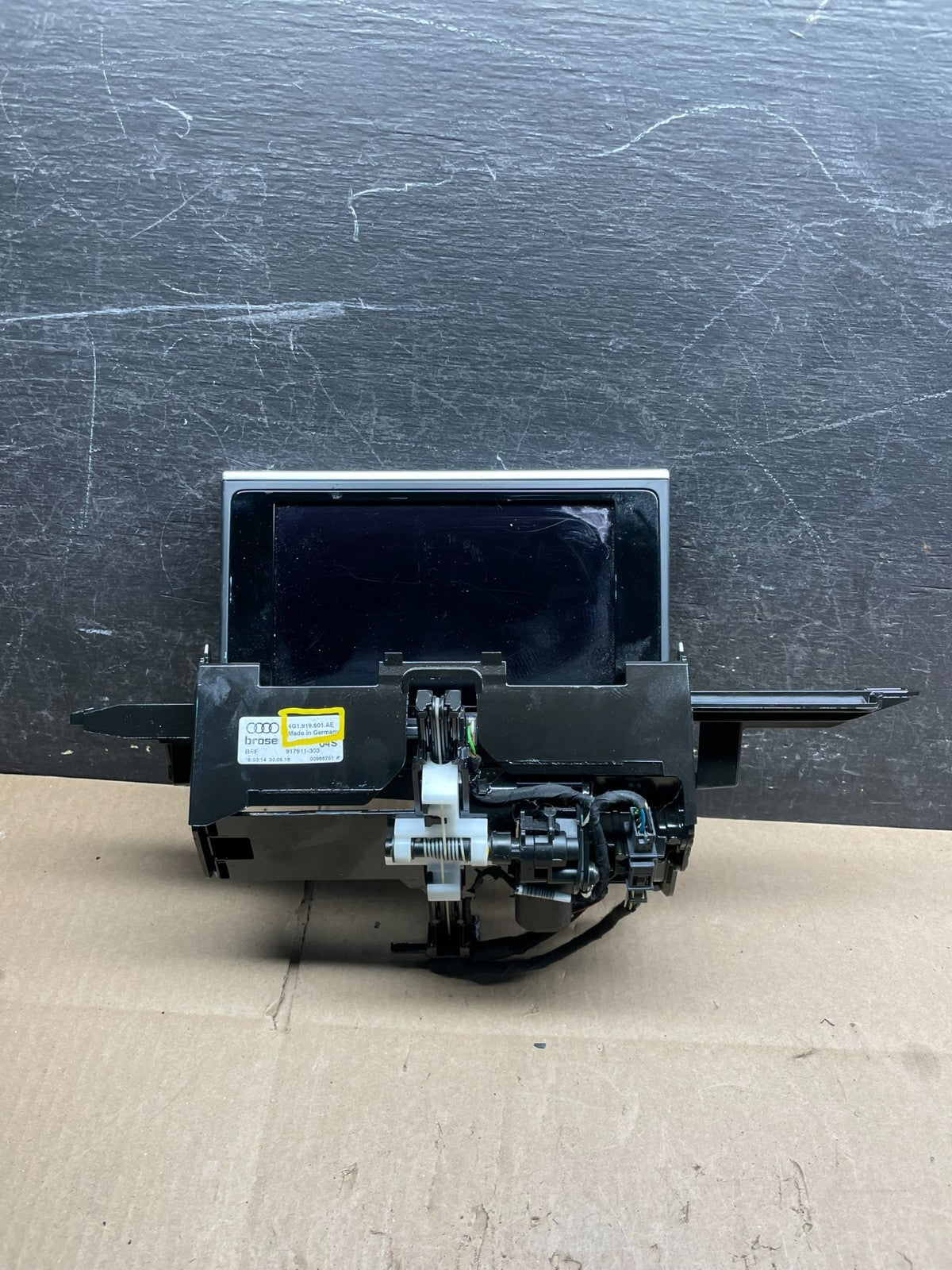 2016 - 2018 Audi A6 A7 Radio Navigation Screen Display W1224 DG0