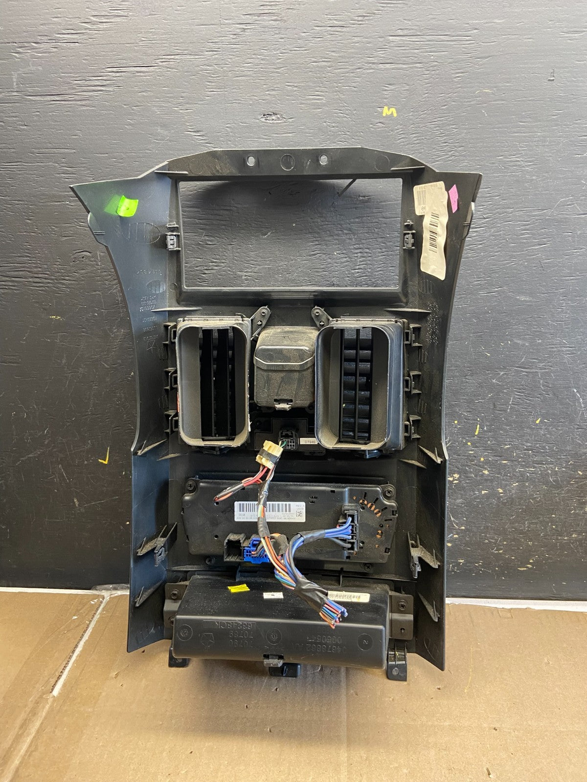 2008-2010 Dodge Grand Caravan  A/C Climate Control Unit Bezel Trim Oem ab1910 DG3