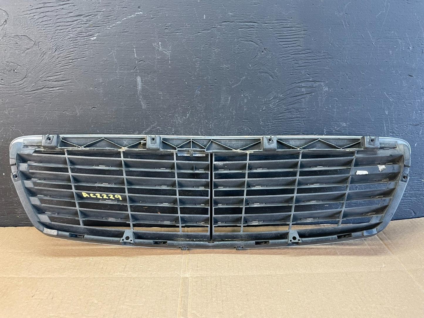 2003 to 2006 Mercedes Benz E-Class Front Upper Grill Grille AC2229 DG3
