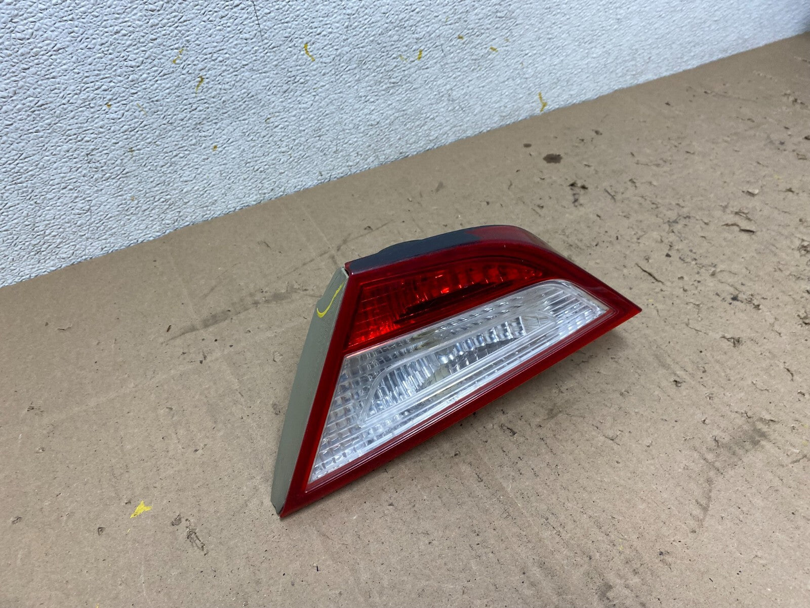 2011 to 2014 Hyundai Sonata Right Passenger Rh Inner Tail Light Oem N3983 DW2