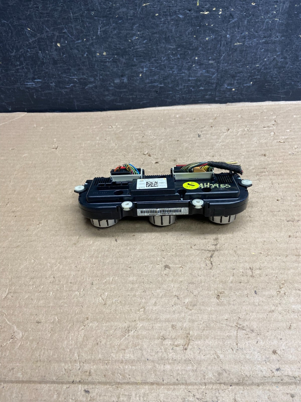 2012 - 2015 Volkswagen Passat Center Climate Control Panel AC Heater AH3955 DG3