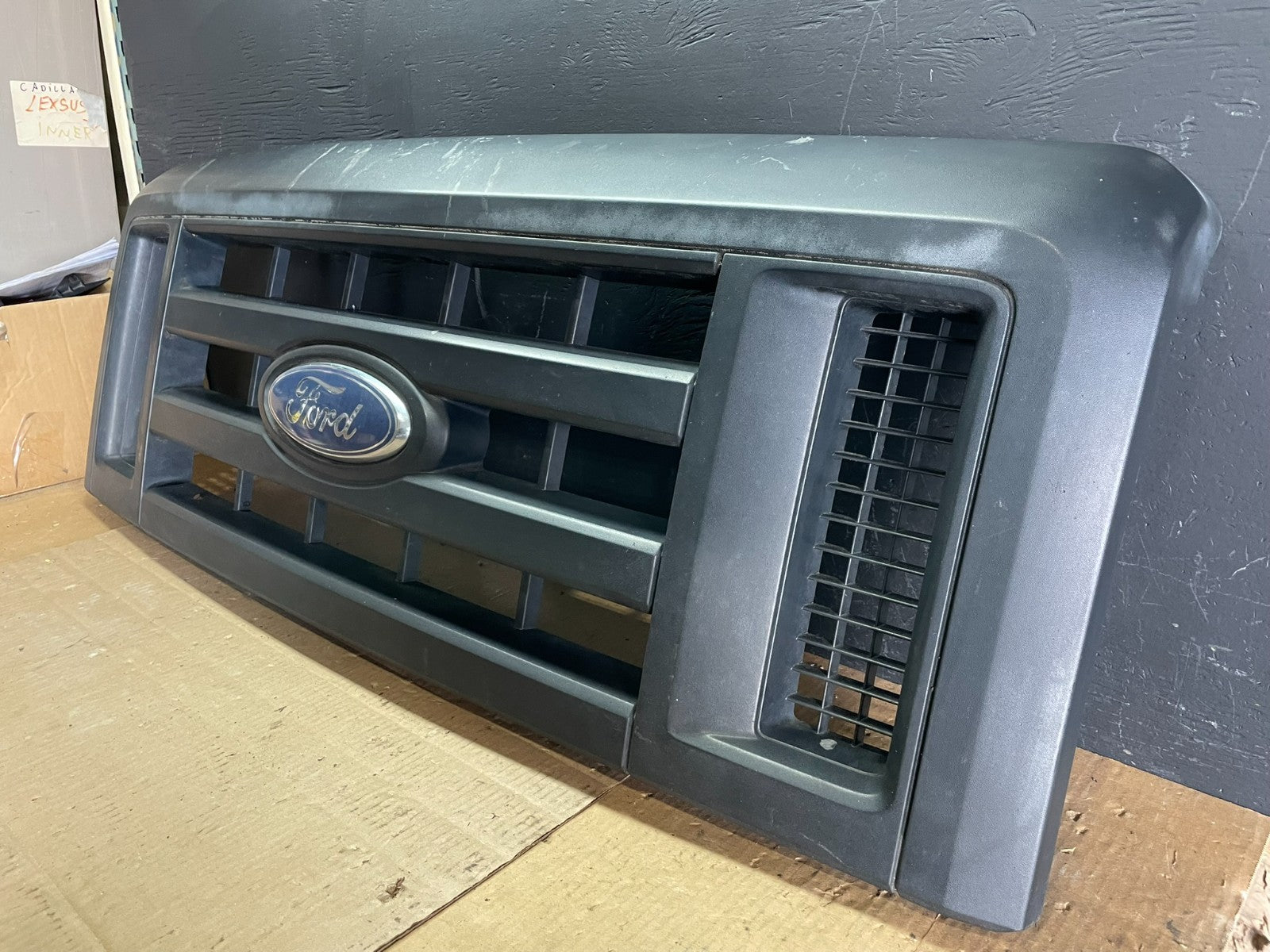 2008 to 2014 Ford Econoline E150 E250 Front Upper Chrome Grill Grille ab7682 DG1