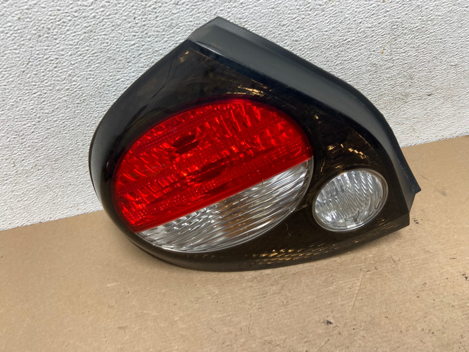 2000 to 2001 Nissan Maxima Left Driver Lh Side Tail Light AF4846 LK0