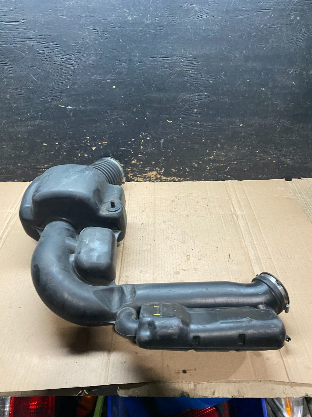 2011 - 2013 Dodge Durango 3.6L Resonator Air Intake Tube OEM V9750 DG5