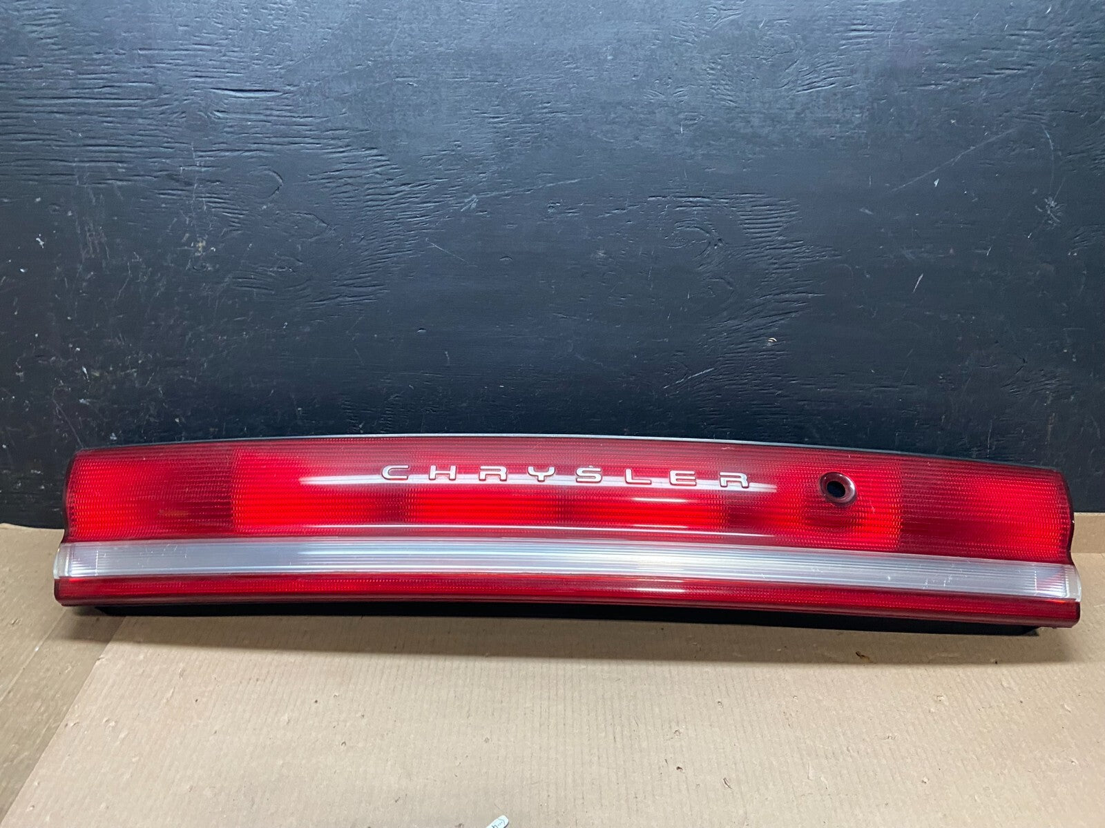 1993 to 1997 Chrysler Concorde Center Trunk Tail light E8579 PS0
