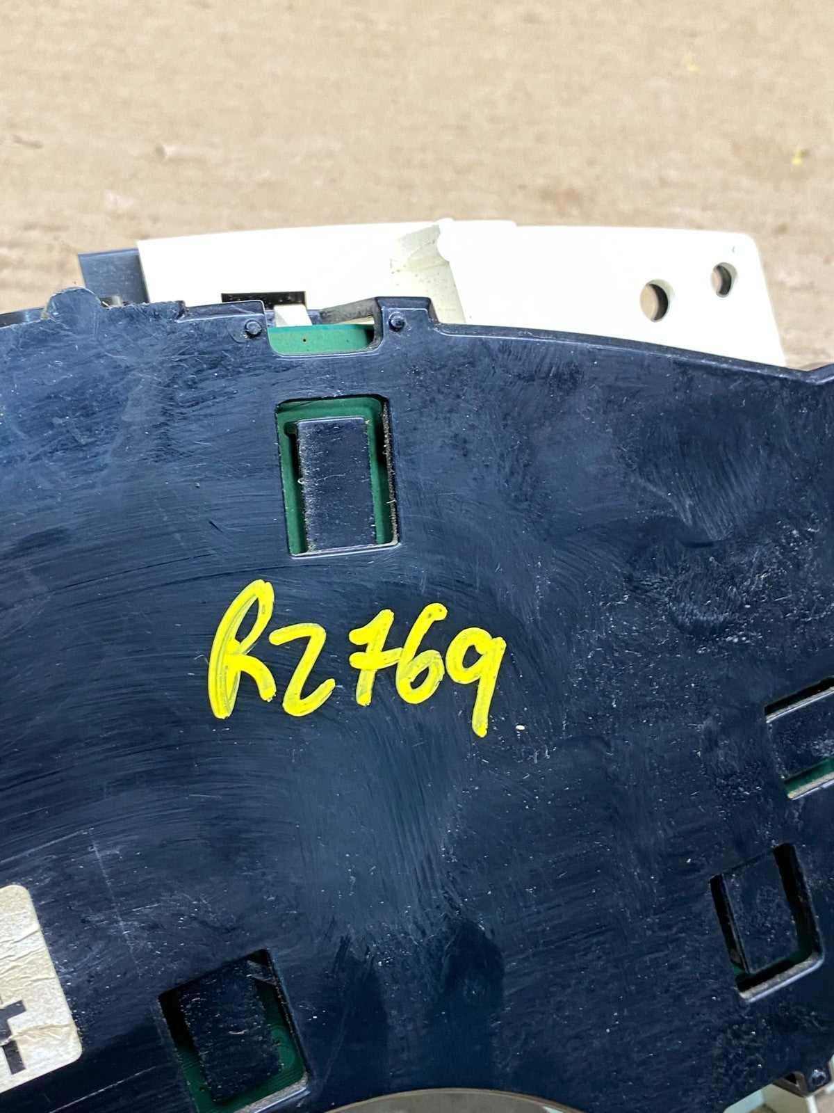 2004 to 2007 Chevrolet Express Speedometer Cluster Gauge OEM  r2769 DG7