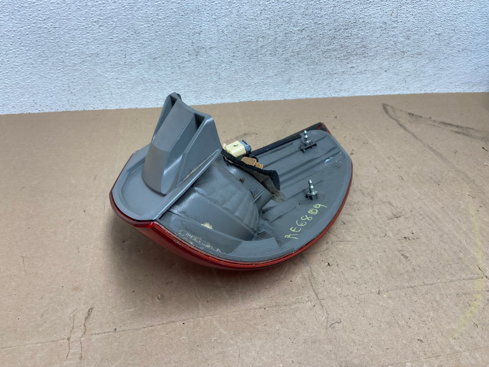 2006 to 2010 Toyota Sienna Left Driver LH Side Tail Light AE6809 LK4