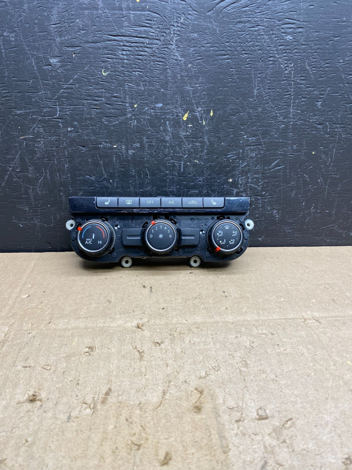 2012 - 2015 Volkswagen Passat Center Climate Control Panel AC Heater AC4590 DG0