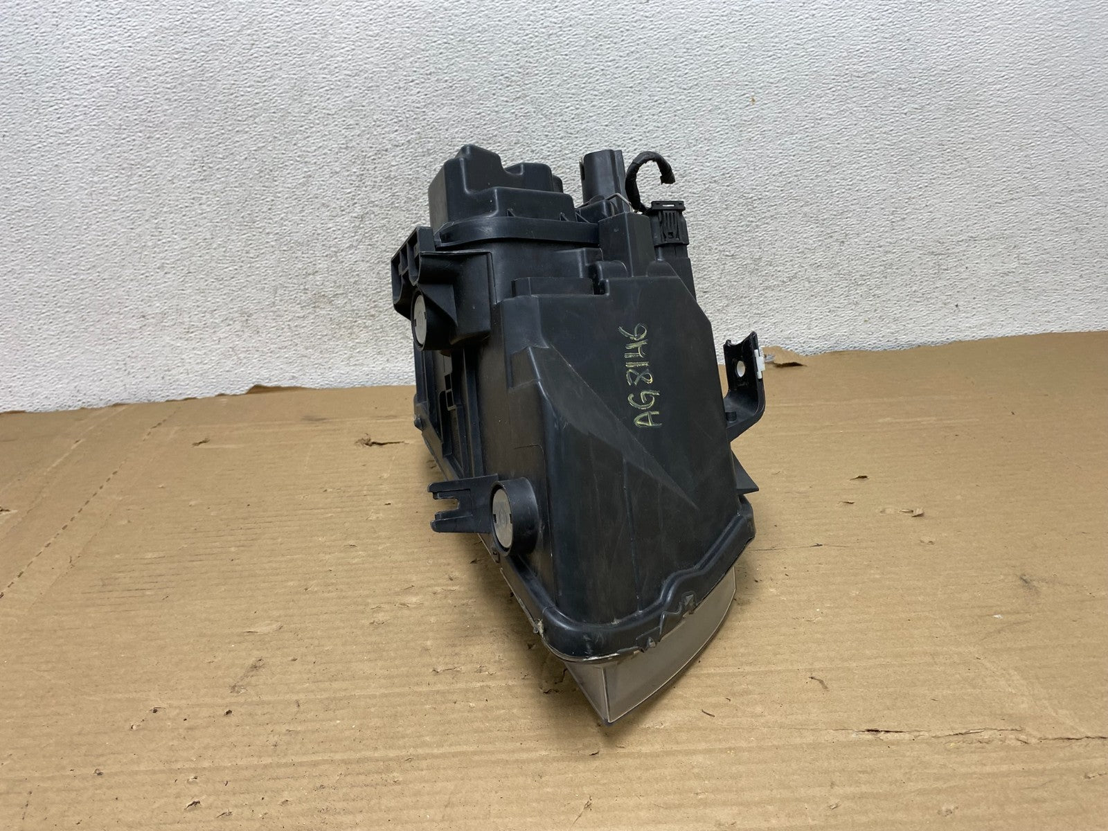 2009-2011 Bmw 3 Series 328i 4/D Sedan Left Driver Headlight Halogen AG8146 DW5